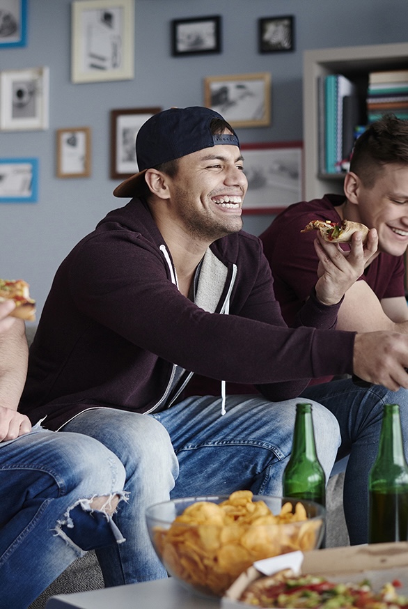 friends watching the big game